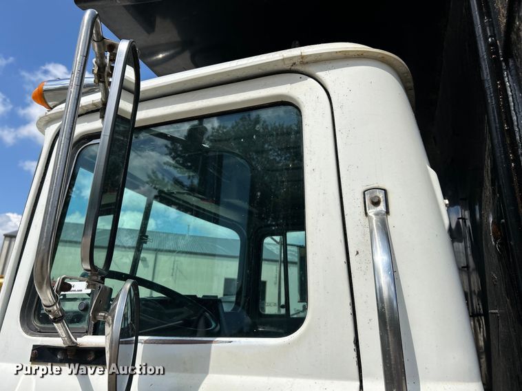 image for item EK4654 1999 Mack DM690S dump truck