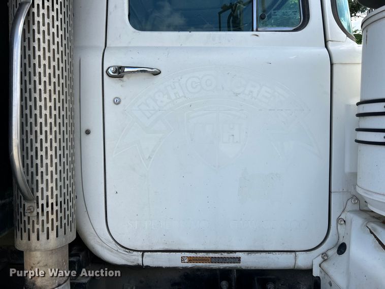 image for item EK4654 1999 Mack DM690S dump truck