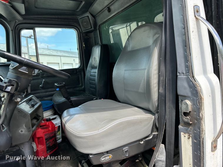 image for item EK4654 1999 Mack DM690S dump truck