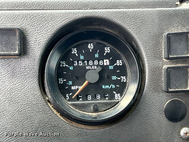 image for item EK4654 1999 Mack DM690S dump truck