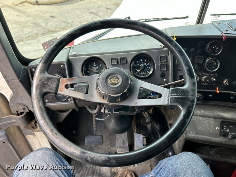 image for item EK4654 1999 Mack DM690S dump truck