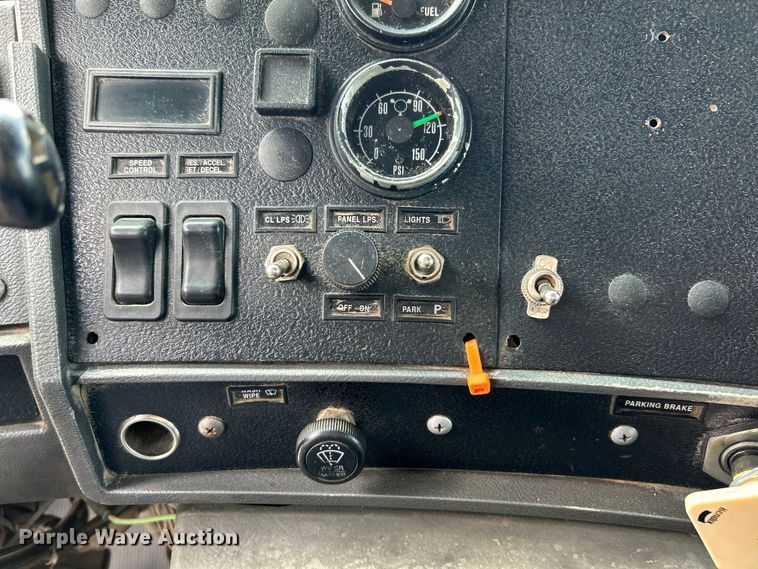 image for item EK4654 1999 Mack DM690S dump truck