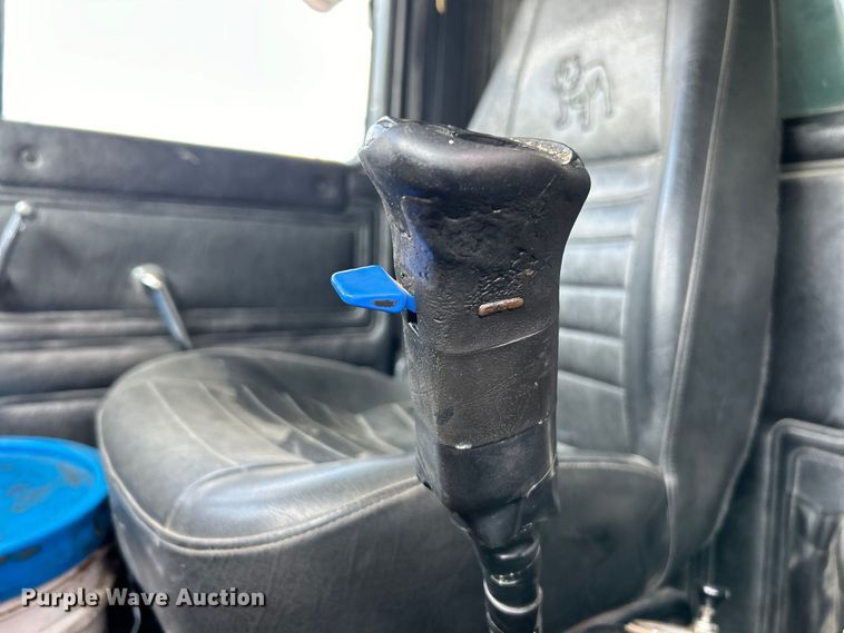 image for item EK4654 1999 Mack DM690S dump truck