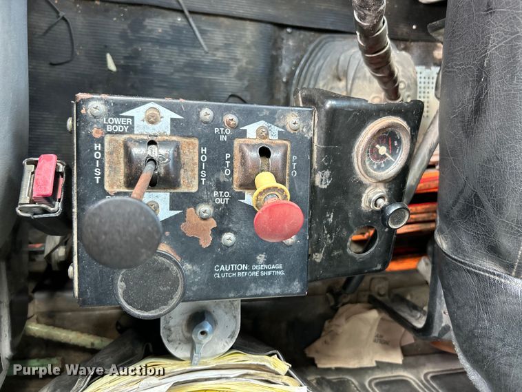 image for item EK4654 1999 Mack DM690S dump truck