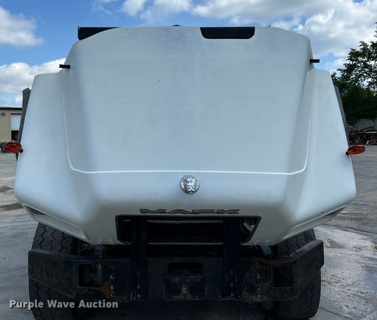 image for item EK4654 1999 Mack DM690S dump truck