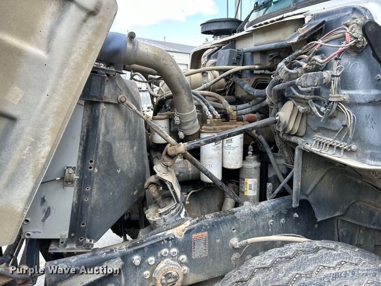 image for item EK4654 1999 Mack DM690S dump truck