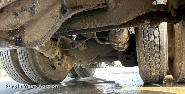 image for item EK4654 1999 Mack DM690S dump truck