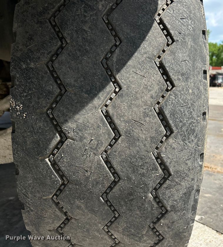 image for item EK4654 1999 Mack DM690S dump truck