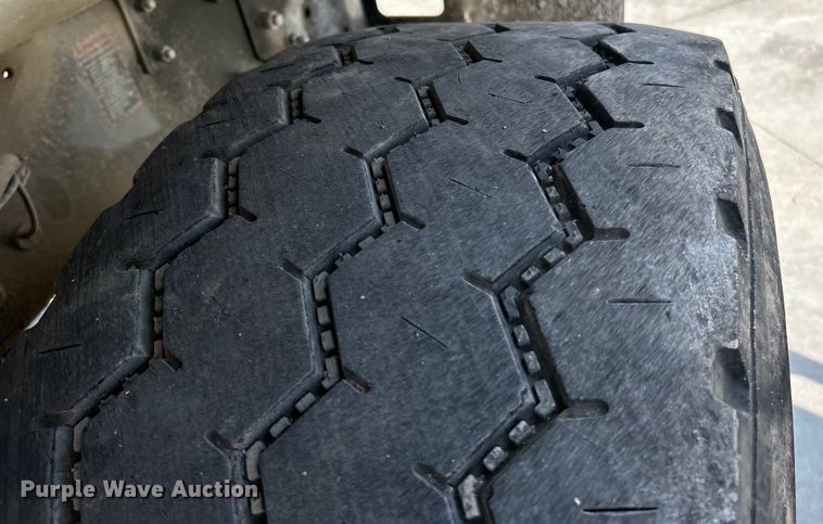 image for item EK4654 1999 Mack DM690S dump truck