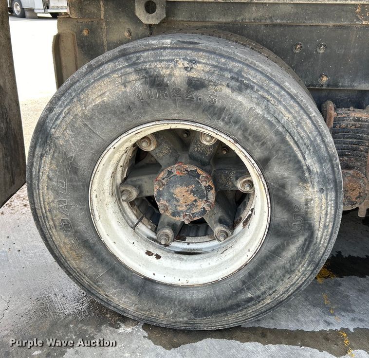 image for item EK4654 1999 Mack DM690S dump truck