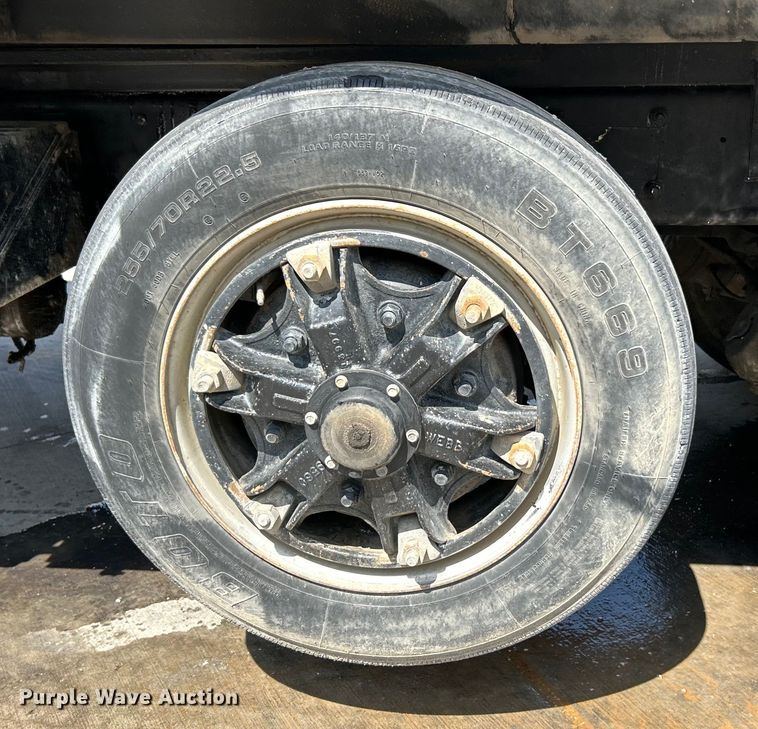 image for item EK4654 1999 Mack DM690S dump truck