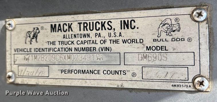 image for item EK4654 1999 Mack DM690S dump truck