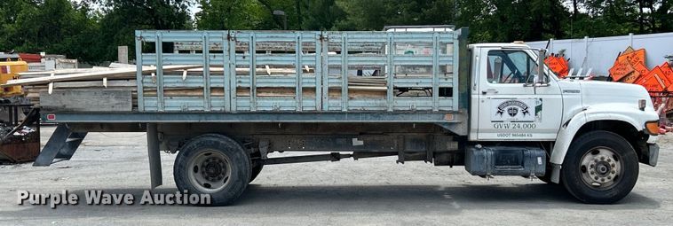 image for item EK4657 1998 Ford F700 flatbed truck