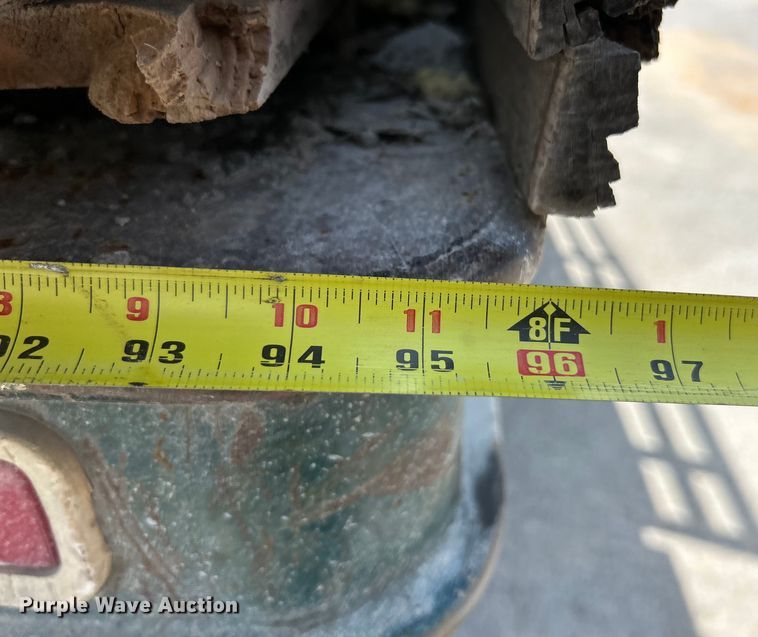 image for item EK4657 1998 Ford F700 flatbed truck