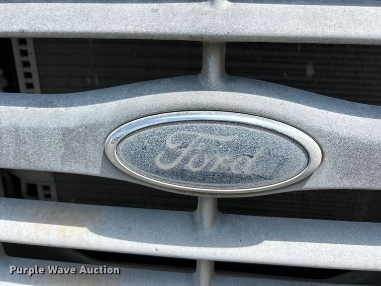 image for item EK4657 1998 Ford F700 flatbed truck