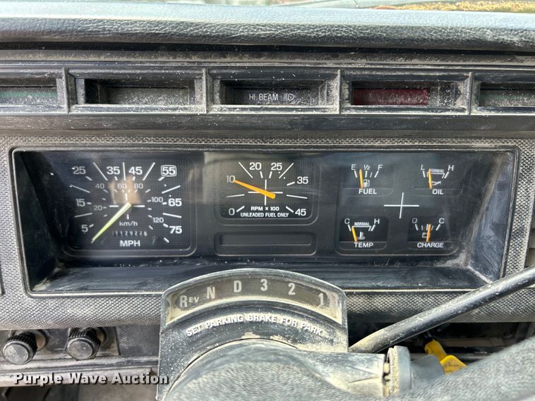 image for item EK4657 1998 Ford F700 flatbed truck