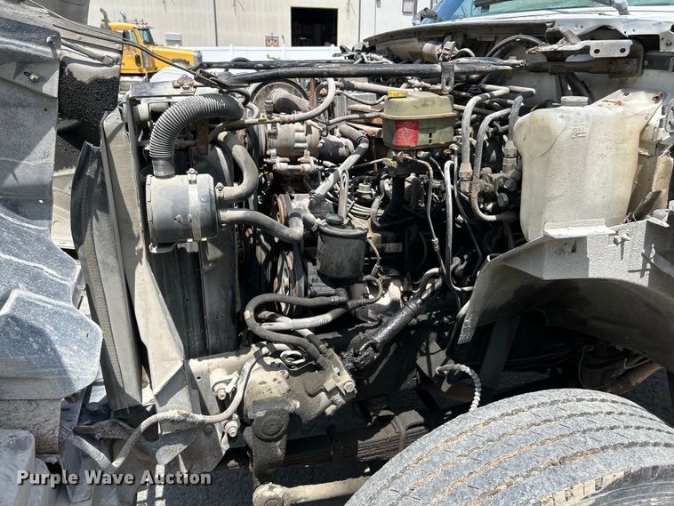 image for item EK4657 1998 Ford F700 flatbed truck