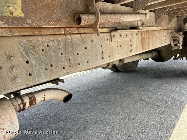 image for item EK4657 1998 Ford F700 flatbed truck