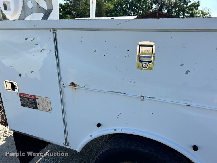 image for item EK4664 2009 Ford F450 Super Duty XL bucket truck