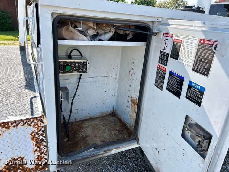 image for item EK4664 2009 Ford F450 Super Duty XL bucket truck