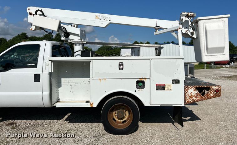 image for item EK4664 2009 Ford F450 Super Duty XL bucket truck