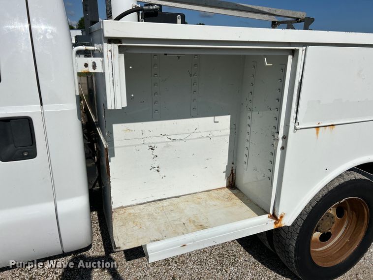 image for item EK4664 2009 Ford F450 Super Duty XL bucket truck