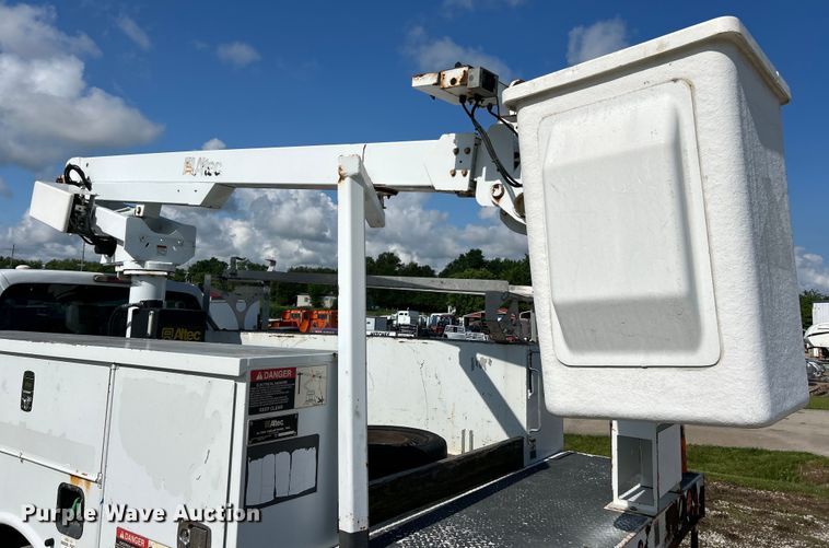 image for item EK4664 2009 Ford F450 Super Duty XL bucket truck