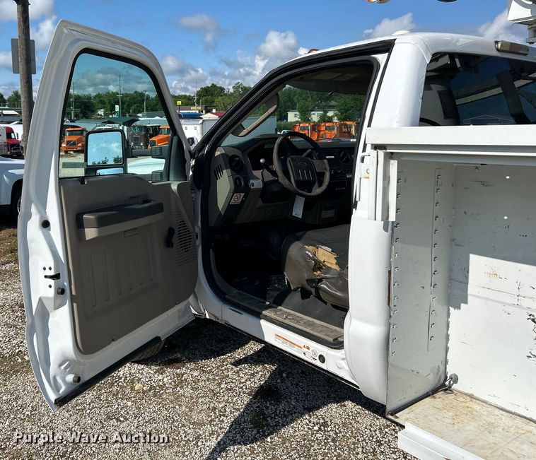 image for item EK4664 2009 Ford F450 Super Duty XL bucket truck