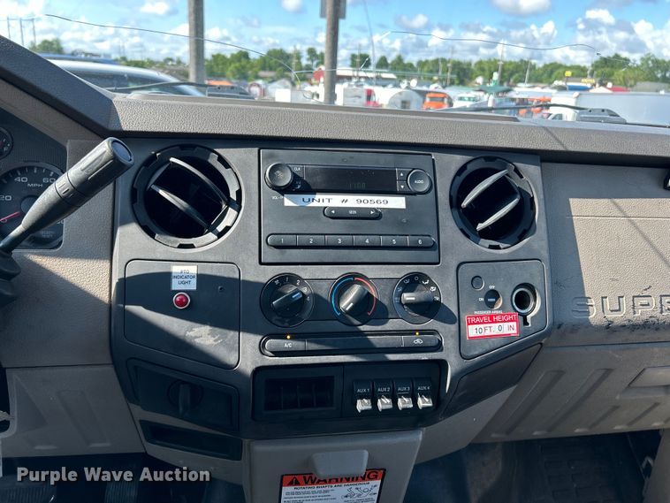 image for item EK4664 2009 Ford F450 Super Duty XL bucket truck