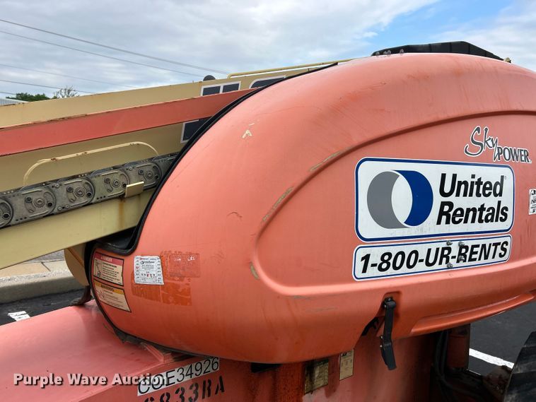 image for item EK4683 2005 JLG 600S boom lift