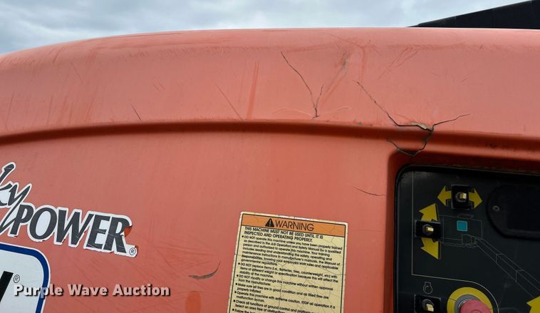image for item EK4683 2005 JLG 600S boom lift