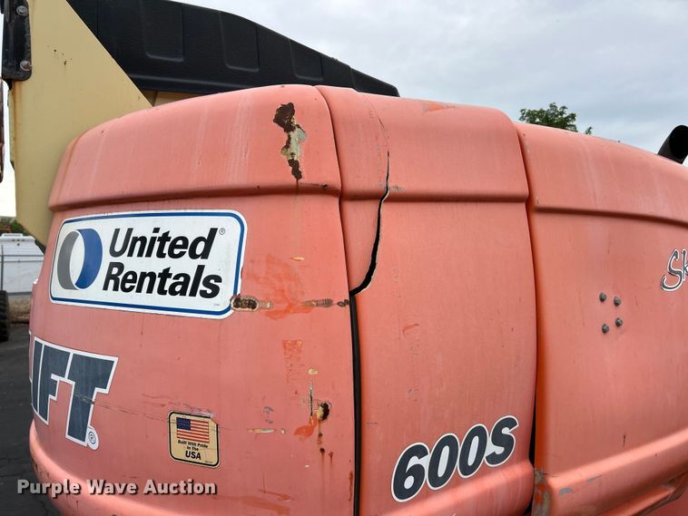 image for item EK4683 2005 JLG 600S boom lift