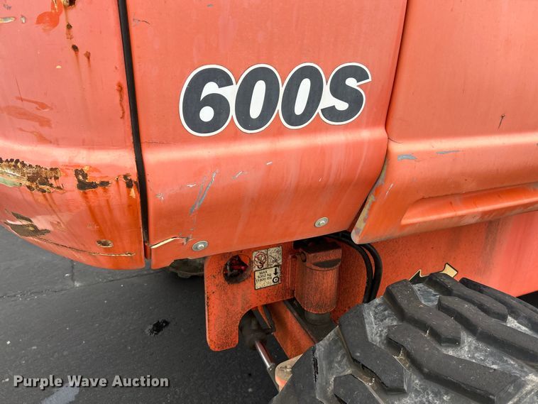 image for item EK4683 2005 JLG 600S boom lift