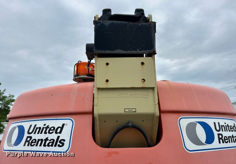 image for item EK4683 2005 JLG 600S boom lift