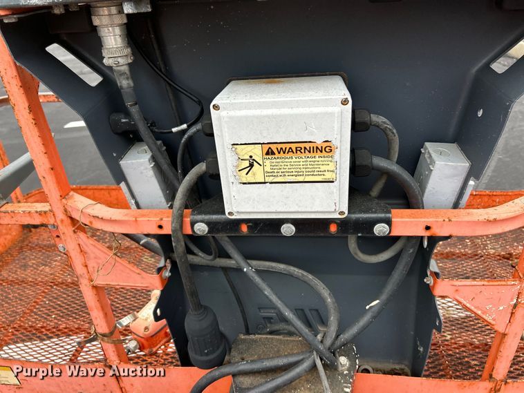 image for item EK4683 2005 JLG 600S boom lift