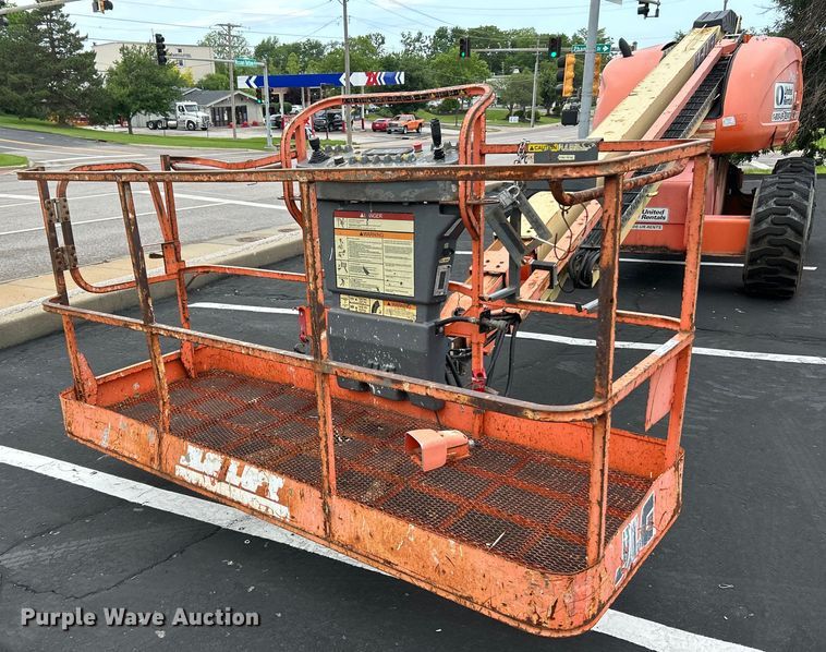 image for item EK4683 2005 JLG 600S boom lift
