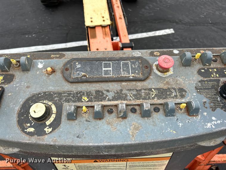 image for item EK4683 2005 JLG 600S boom lift