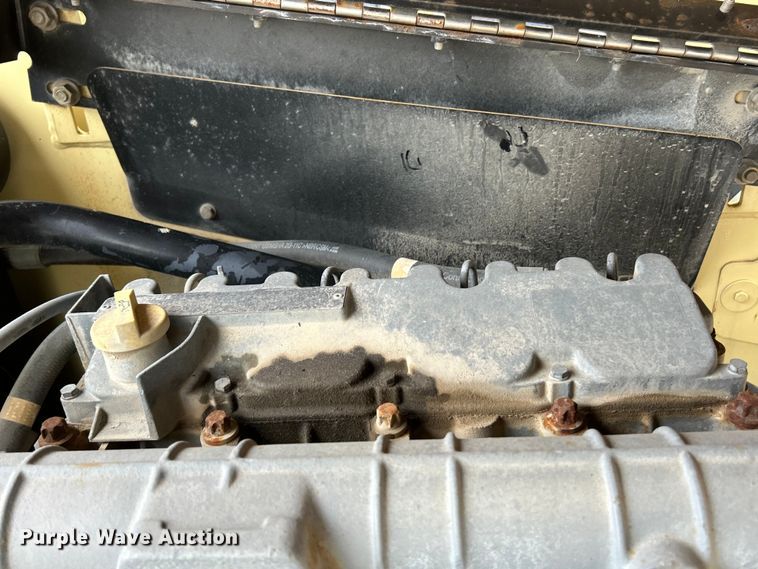 image for item EK4683 2005 JLG 600S boom lift