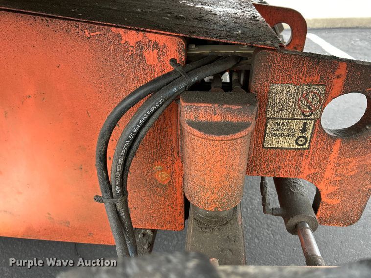 image for item EK4683 2005 JLG 600S boom lift