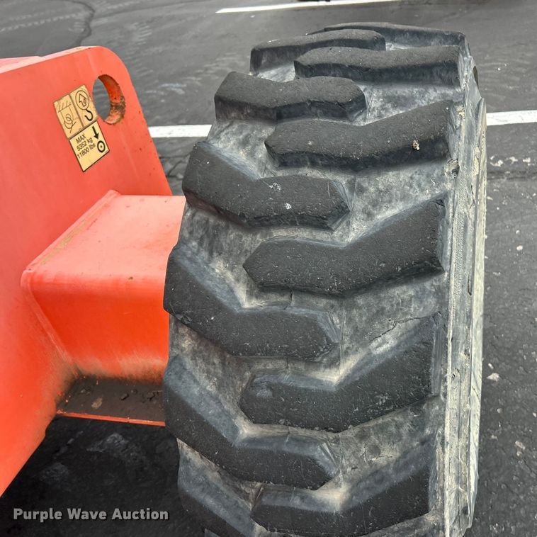 image for item EK4683 2005 JLG 600S boom lift