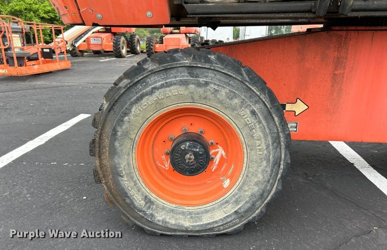 image for item EK4683 2005 JLG 600S boom lift