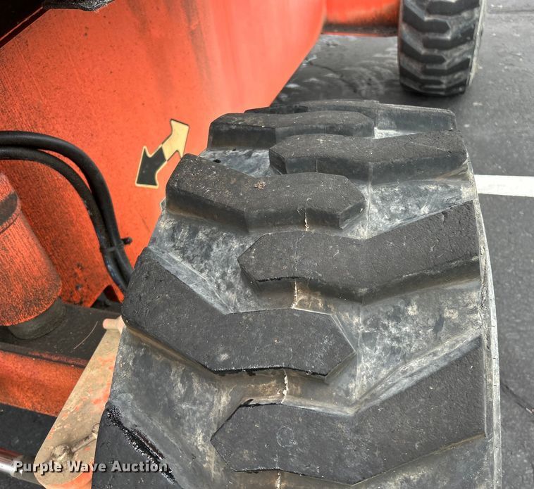 image for item EK4683 2005 JLG 600S boom lift