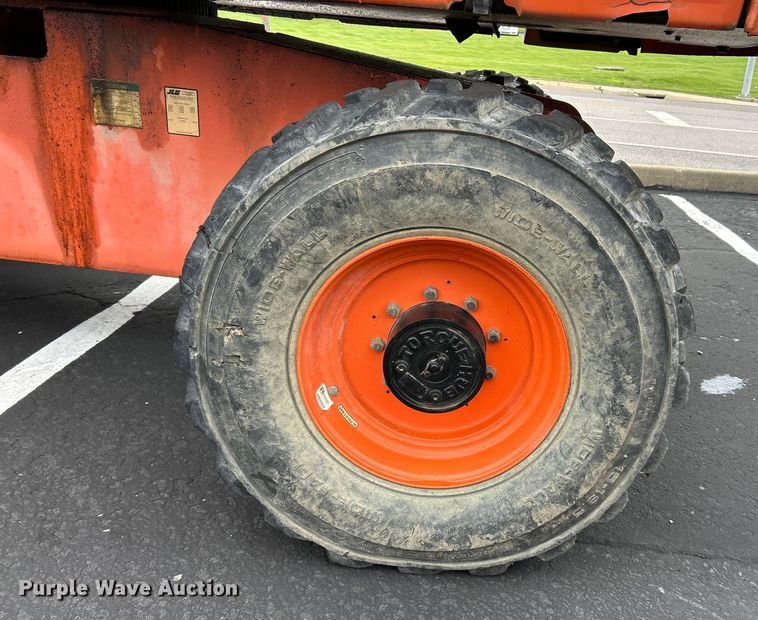 image for item EK4683 2005 JLG 600S boom lift