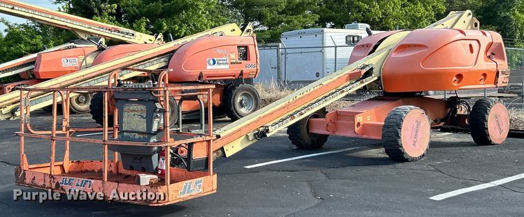 image for item EK4684 2007 JLG 400S boom lift