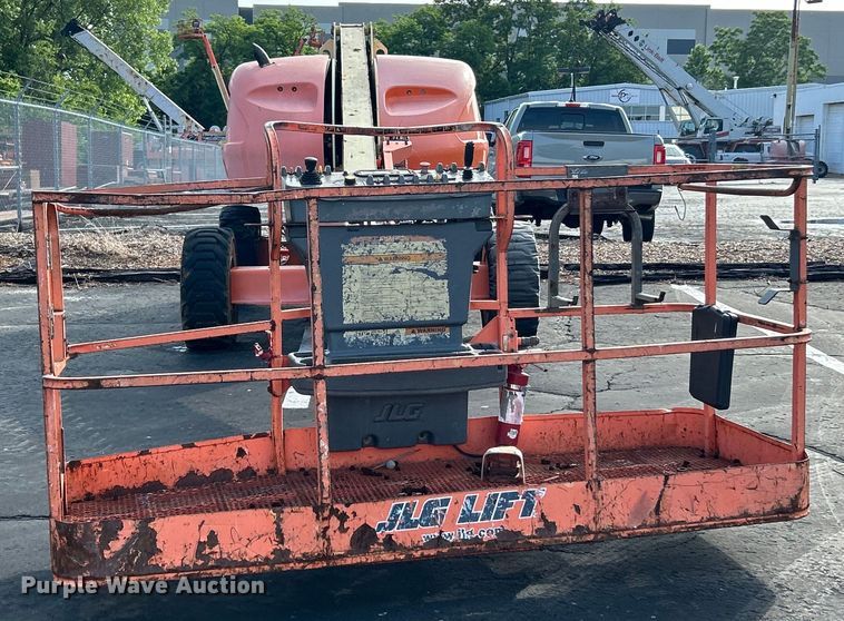 image for item EK4684 2007 JLG 400S boom lift
