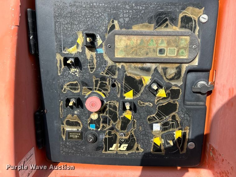 image for item EK4684 2007 JLG 400S boom lift