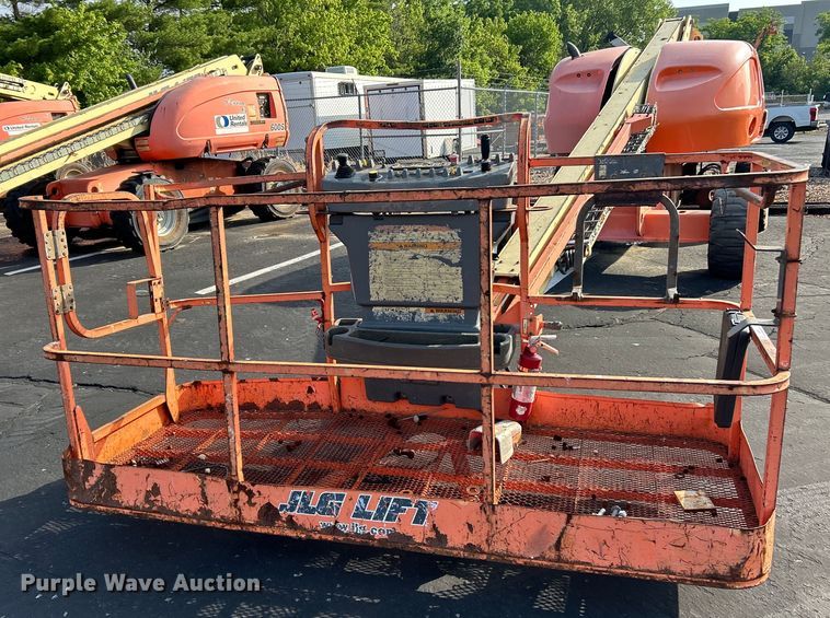 image for item EK4684 2007 JLG 400S boom lift