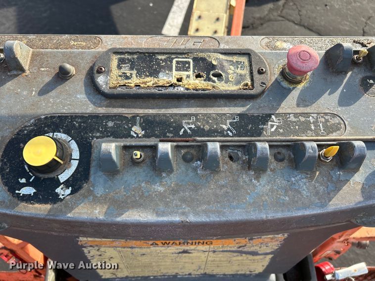 image for item EK4684 2007 JLG 400S boom lift