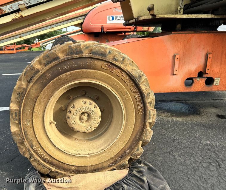 image for item EK4684 2007 JLG 400S boom lift