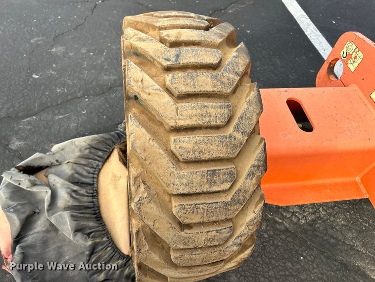 image for item EK4684 2007 JLG 400S boom lift